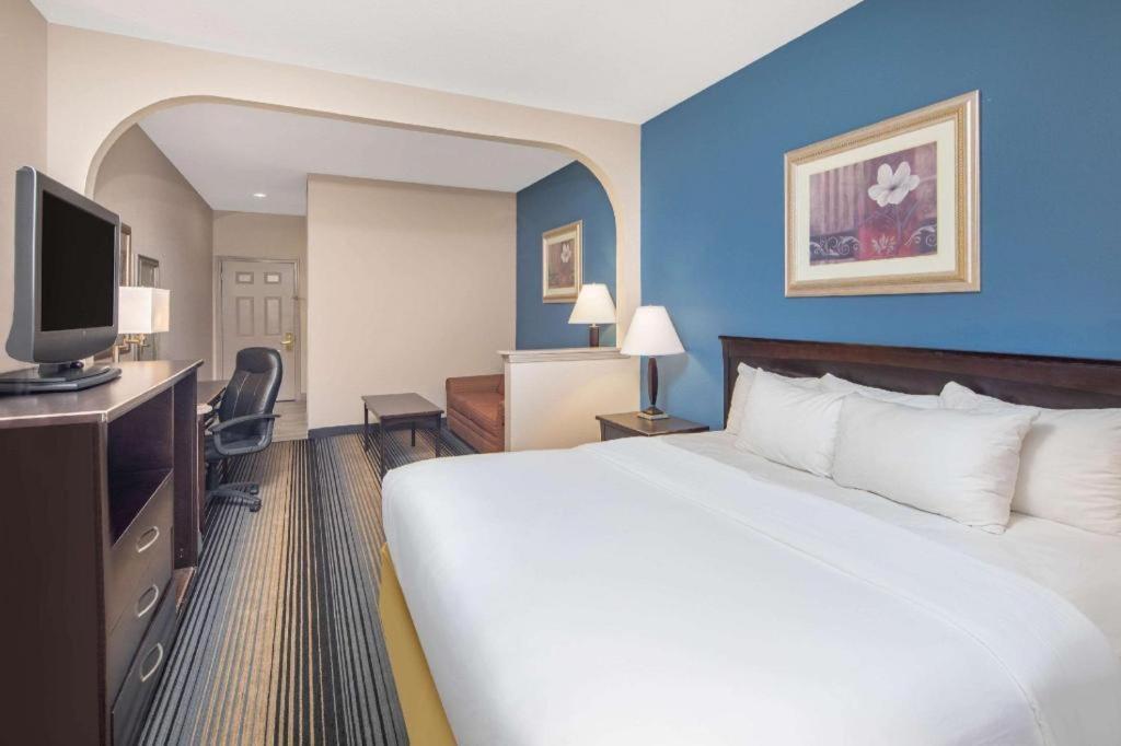 Hotel Baymont By Wyndham Laurel Extérieur photo
